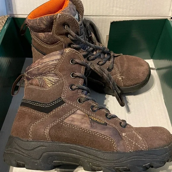 Gander Mountain | Shoes | Boys Size 2 Waterproof Hiking  display picture 3